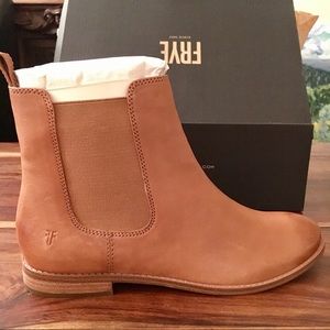 Frye Anna Chelsea boots